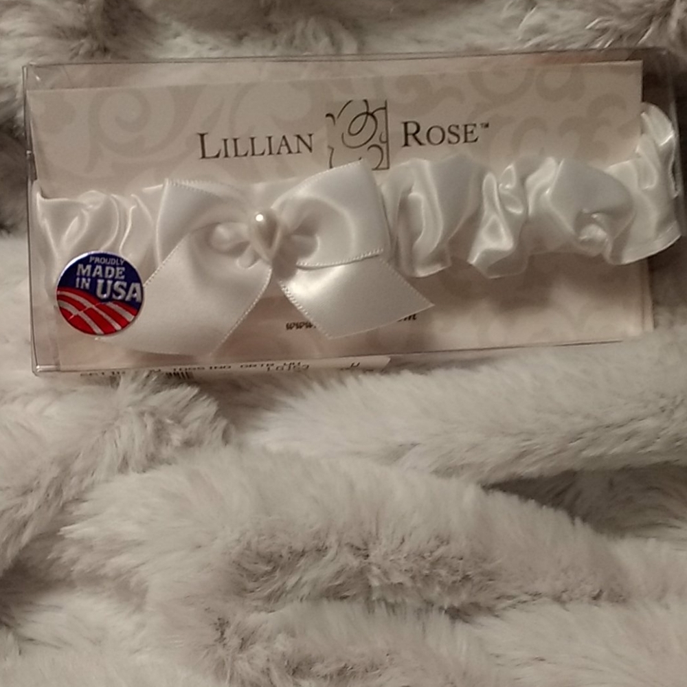 NWT Lillian Rose White Satin Bow Tossing Garter